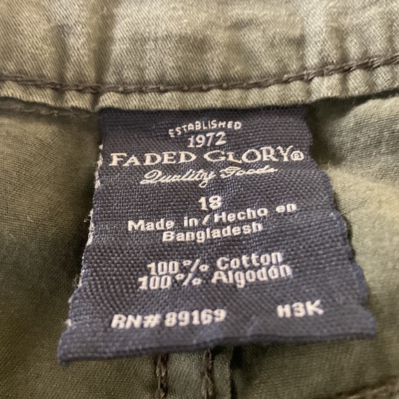 Faded Glory Olive Green Capris Pants. Size 18.  Great condition. 100% cotton - Picture 5 of 5